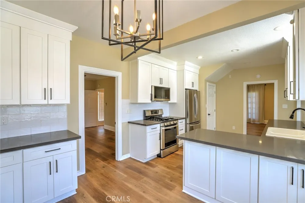 811 E Chapman Orange, CA 92866
