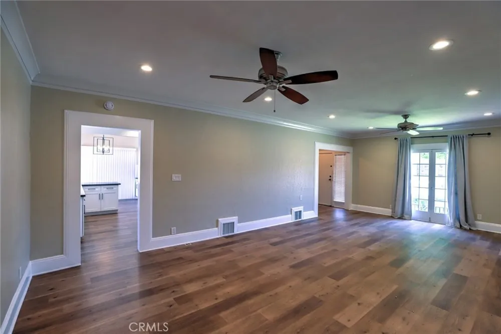 811 E Chapman Orange, CA 92866