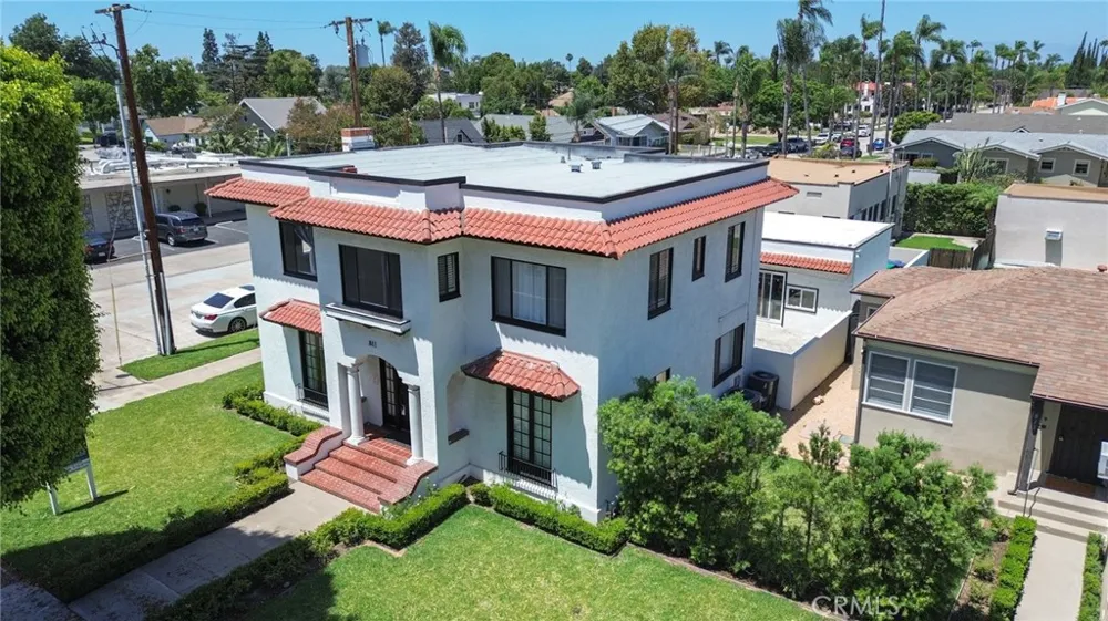 811 E Chapman Orange, CA 92866