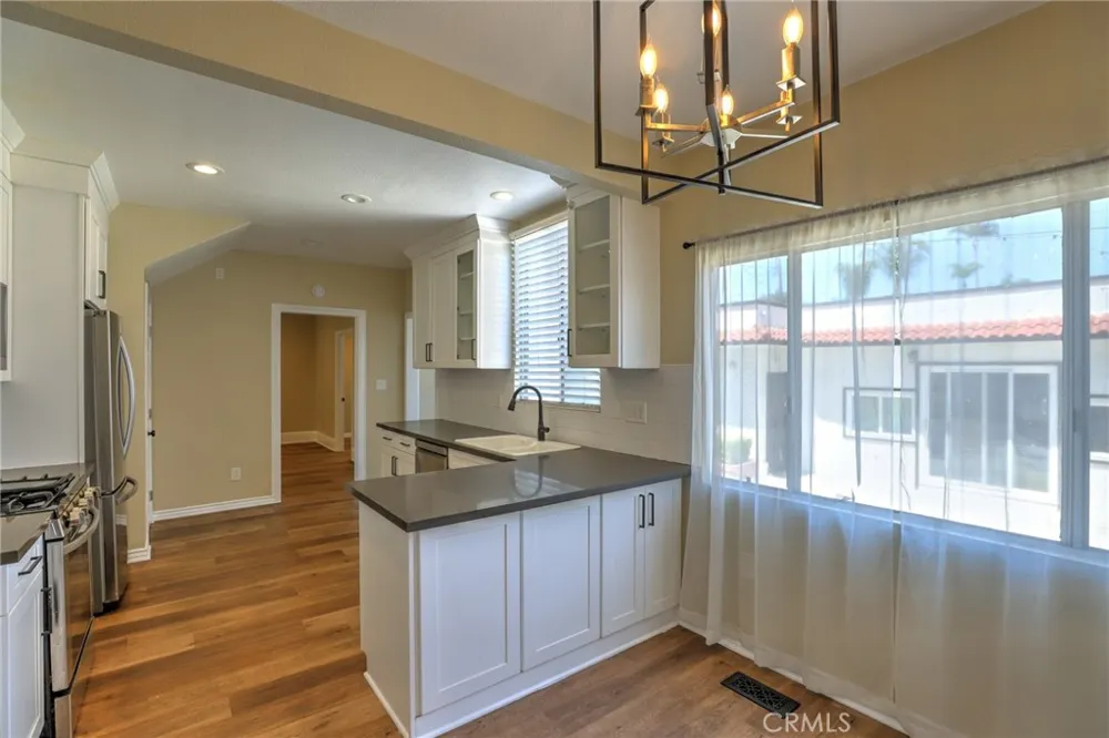 811 E Chapman Orange, CA 92866