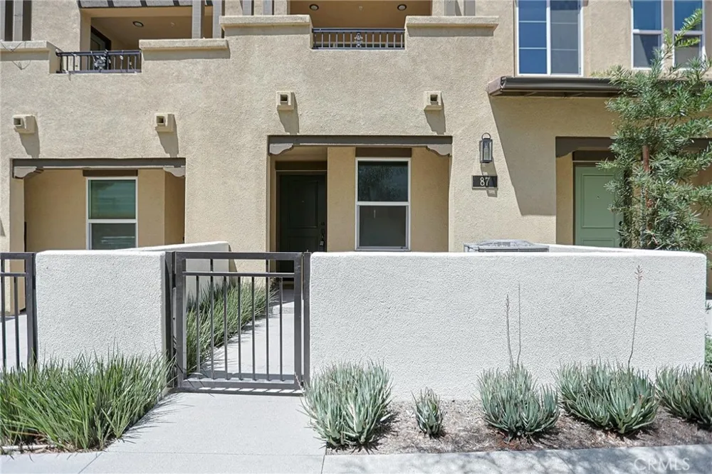 295 Vista Drive #87 La Habra, CA 90631