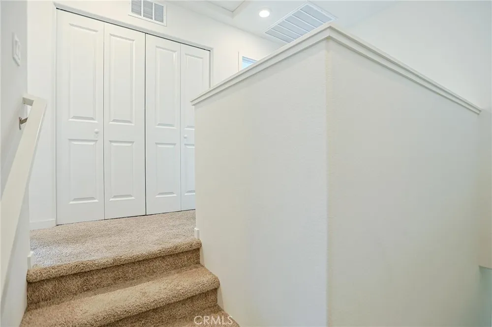 295 Vista Drive #87 La Habra, CA 90631