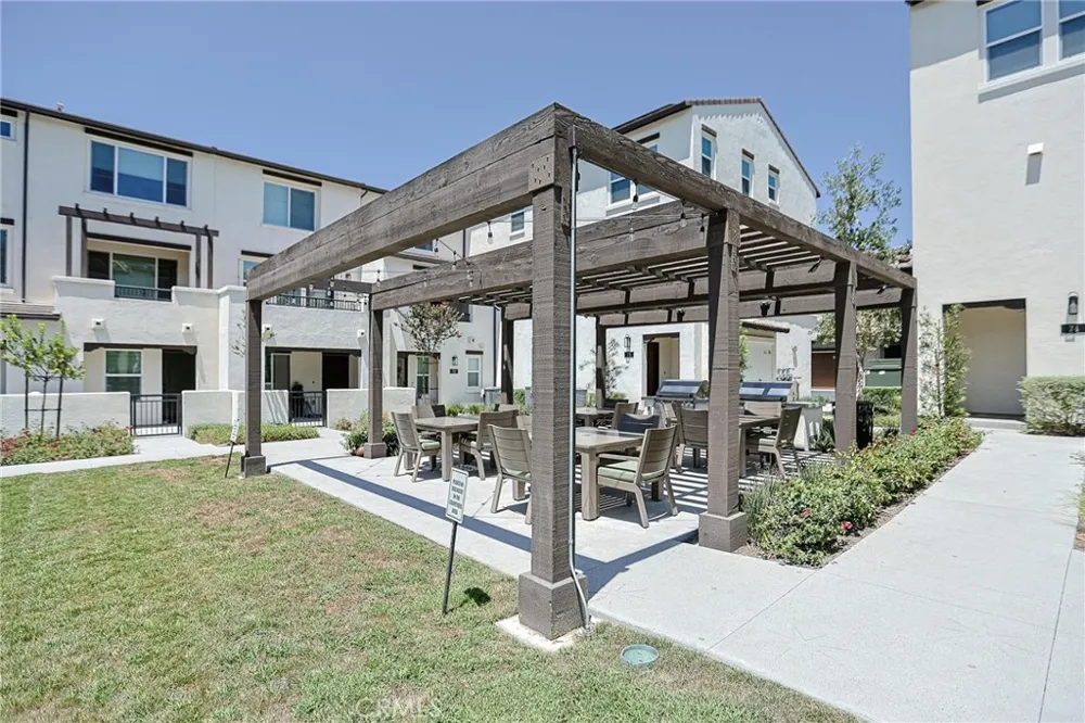 295 Vista Drive #87 La Habra, CA 90631