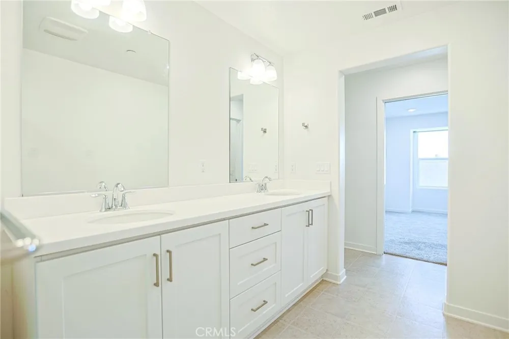 295 Vista Drive #87 La Habra, CA 90631