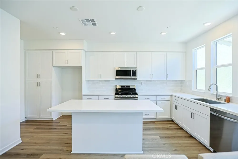 295 Vista Drive #87 La Habra, CA 90631