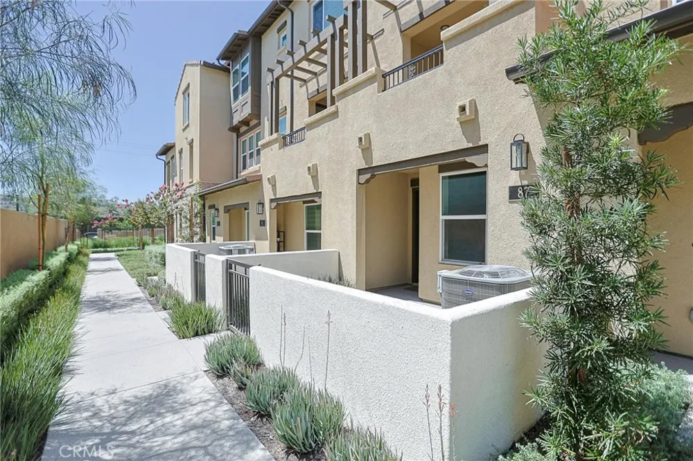 295 Vista Drive #87 La Habra, CA 90631