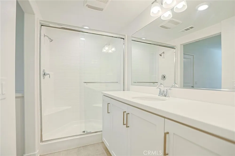 295 Vista Drive #87 La Habra, CA 90631