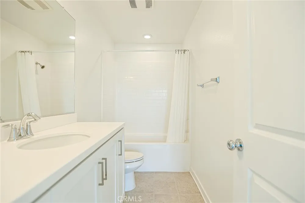 295 Vista Drive #87 La Habra, CA 90631
