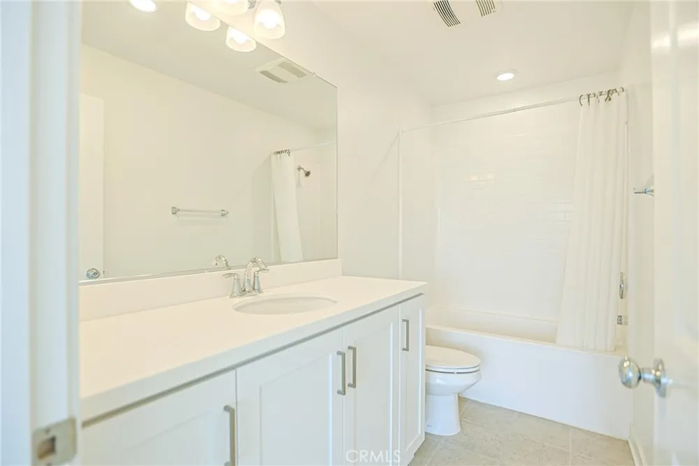 295 Vista Drive #87 La Habra, CA 90631