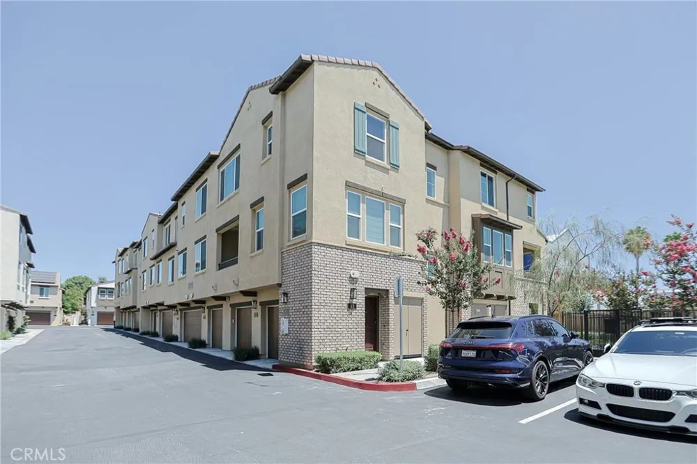 295 Vista Drive #87 La Habra, CA 90631
