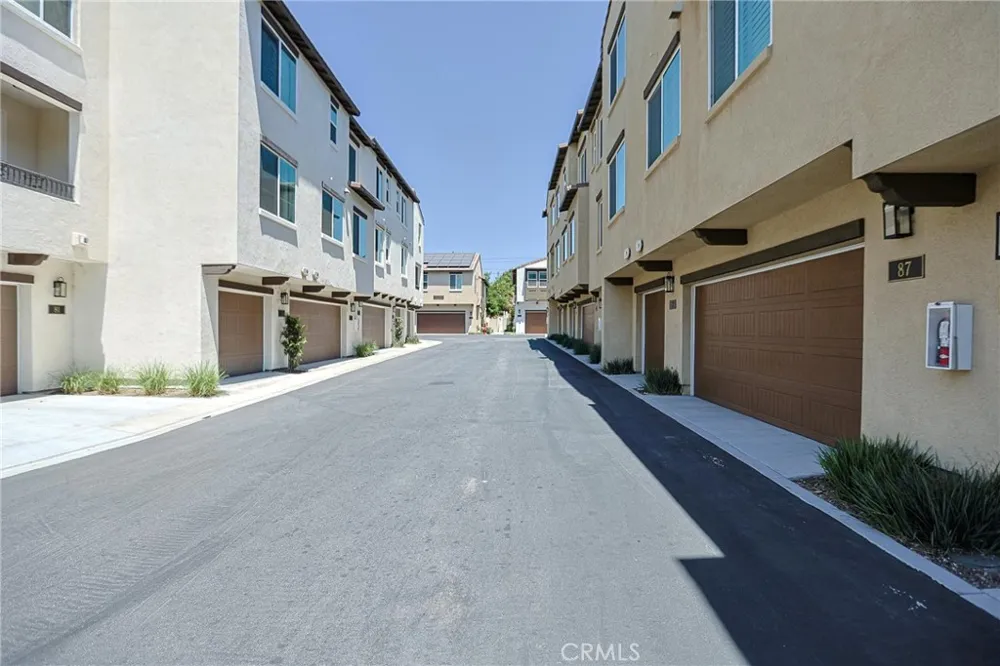 295 Vista Drive #87 La Habra, CA 90631
