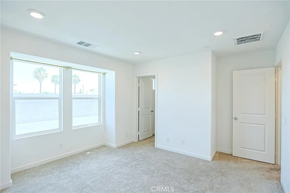 295 Vista Drive #87 La Habra, CA 90631