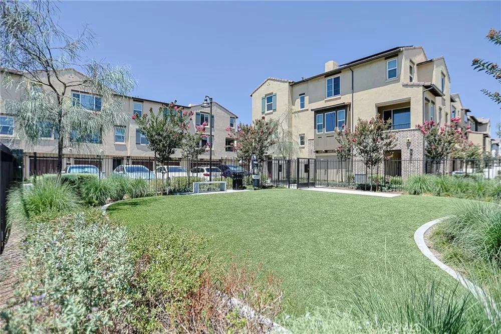 295 Vista Drive #87 La Habra, CA 90631