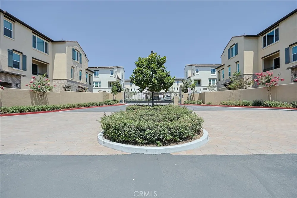 295 Vista Drive #87 La Habra, CA 90631