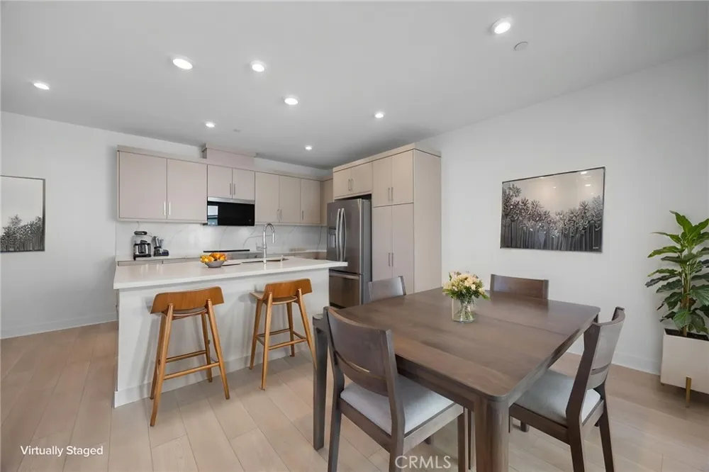 669 S Lyon Street Santa Ana, CA 92705