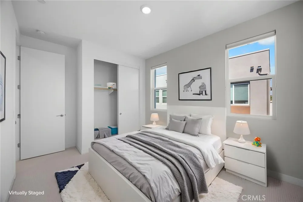 669 S Lyon Street Santa Ana, CA 92705