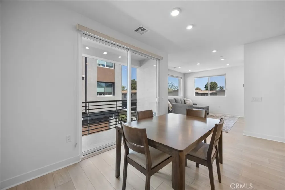 669 S Lyon Street Santa Ana, CA 92705