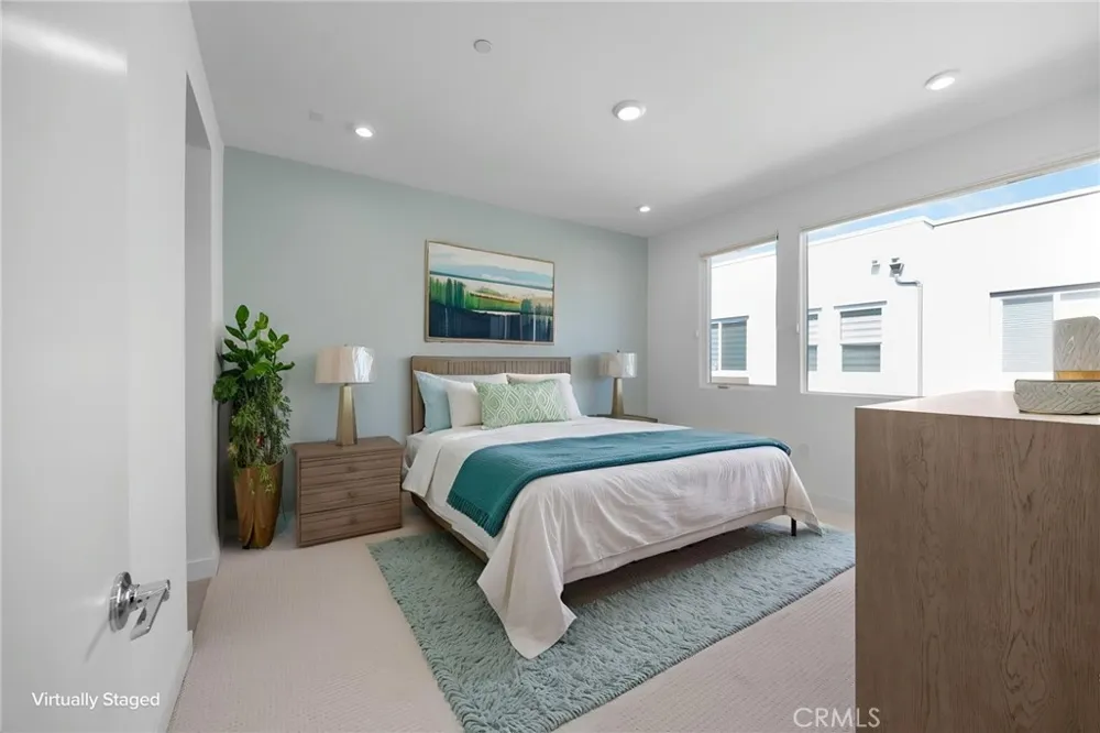 669 S Lyon Street Santa Ana, CA 92705
