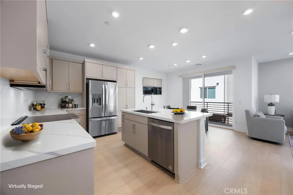 669 S Lyon Street Santa Ana, CA 92705