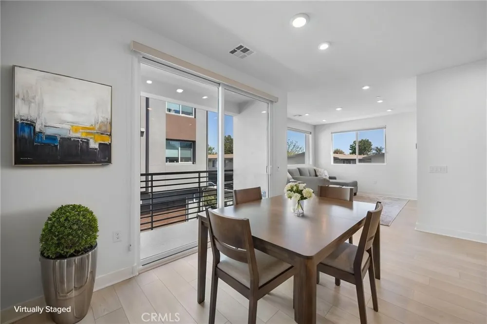 669 S Lyon Street Santa Ana, CA 92705