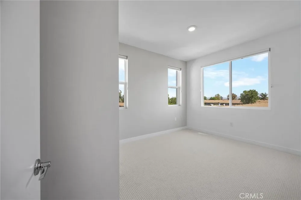 669 S Lyon Street Santa Ana, CA 92705