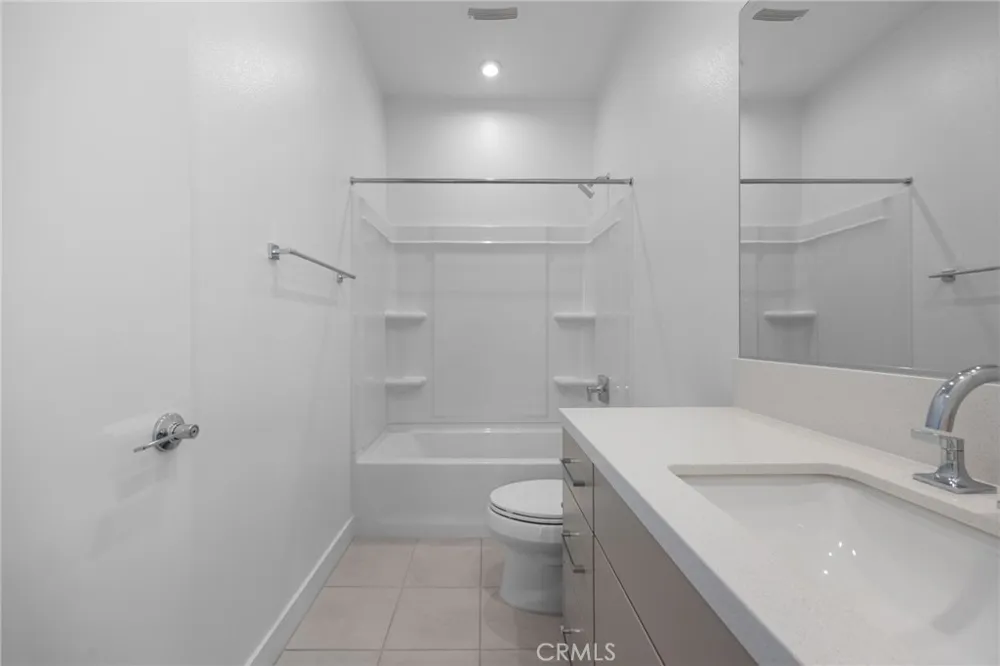 669 S Lyon Street Santa Ana, CA 92705