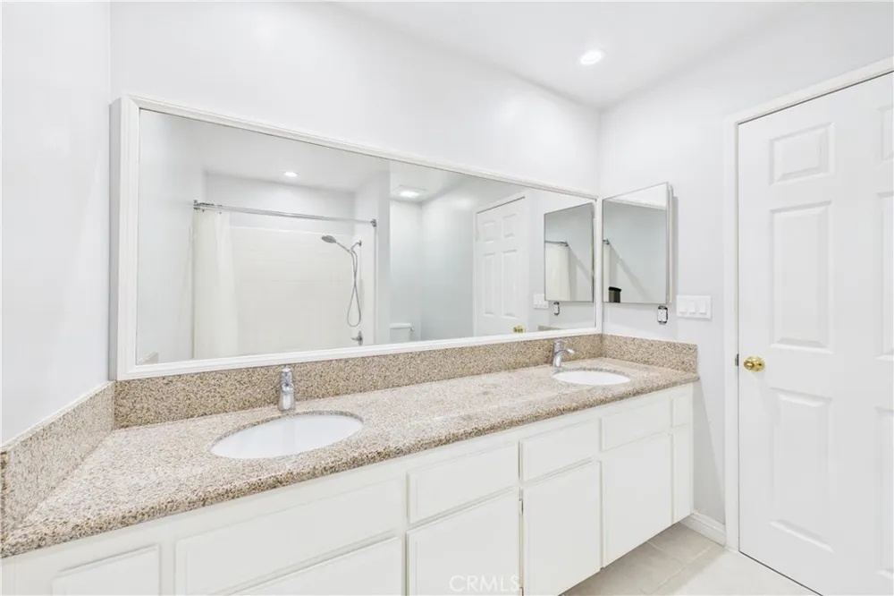 9253 Walker Street Cypress, CA 90630