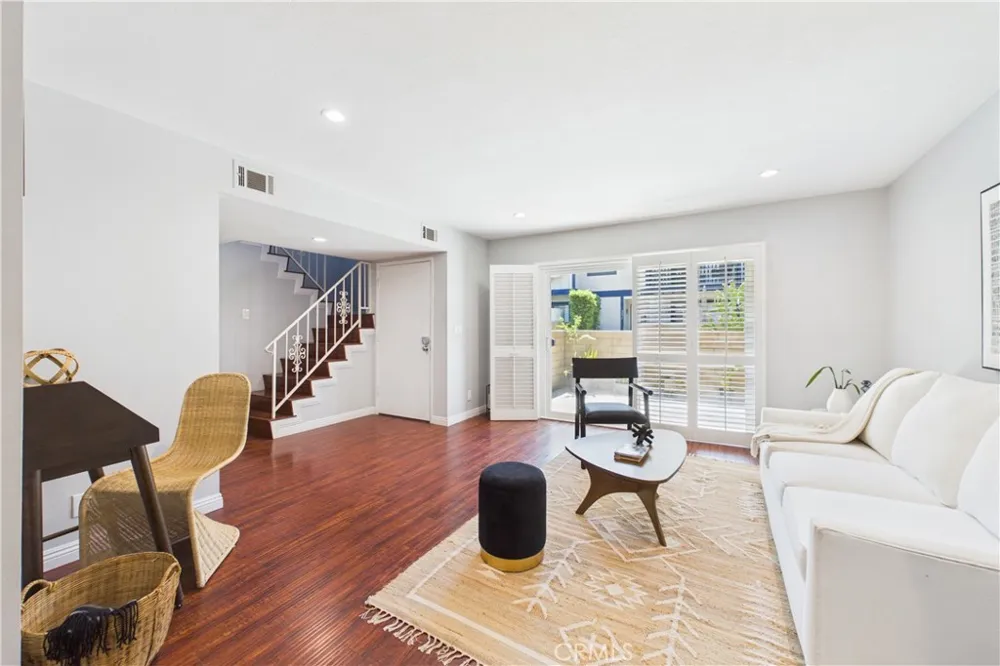 9253 Walker Street Cypress, CA 90630
