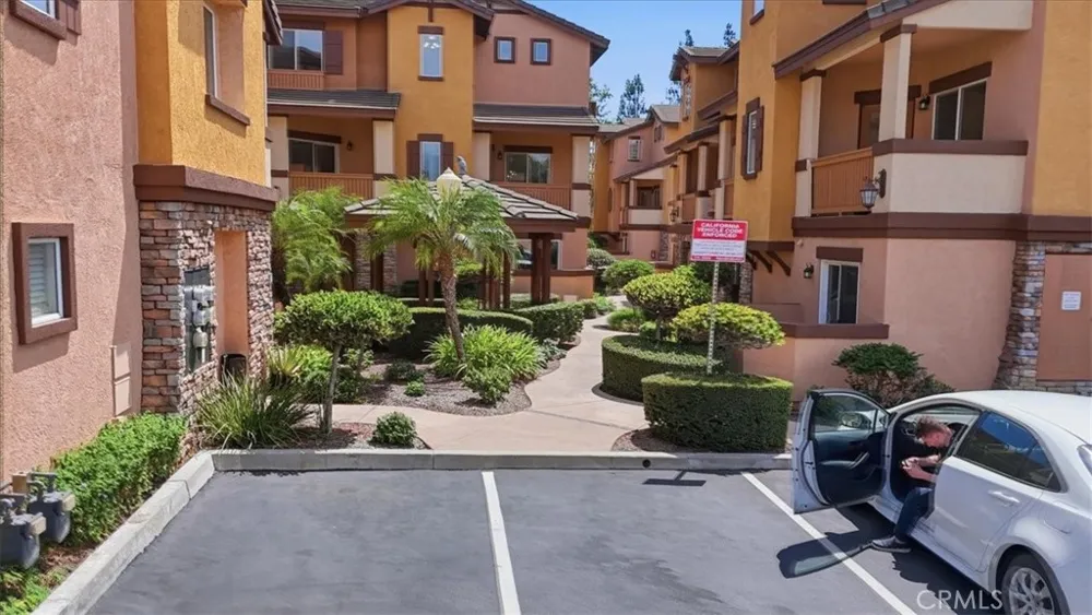 501 Lark Ellen #G Covina, CA 91722