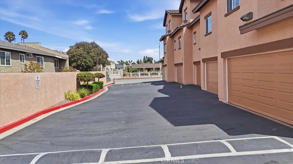 501 Lark Ellen #G Covina, CA 91722