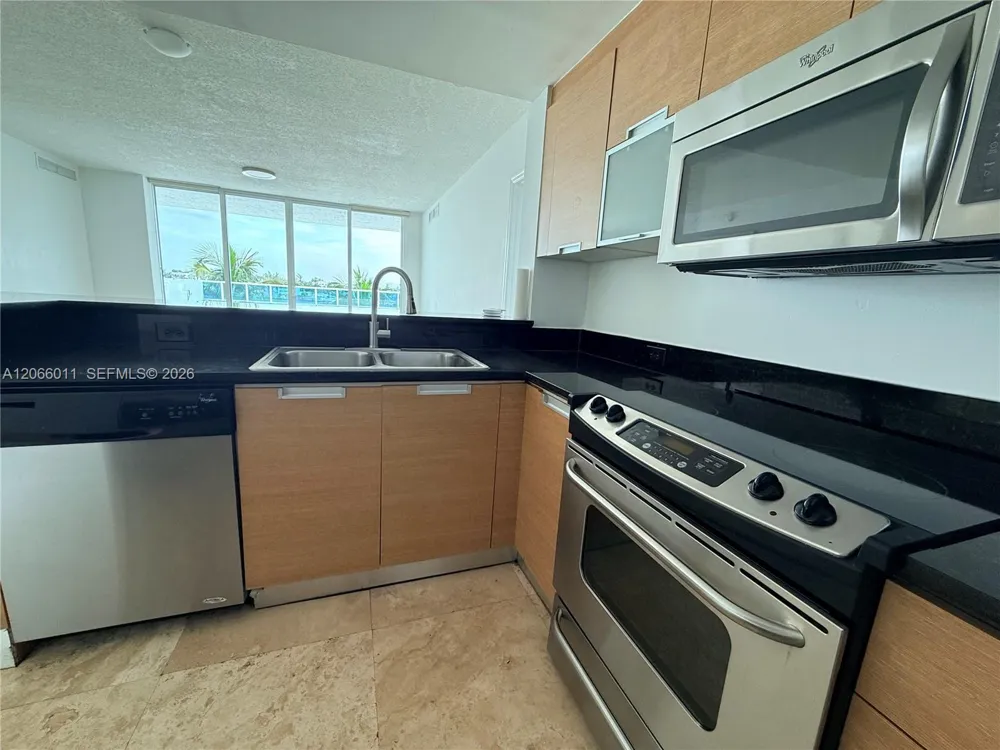 1881 79th St Cswy #401 North Bay Village, FL 33141