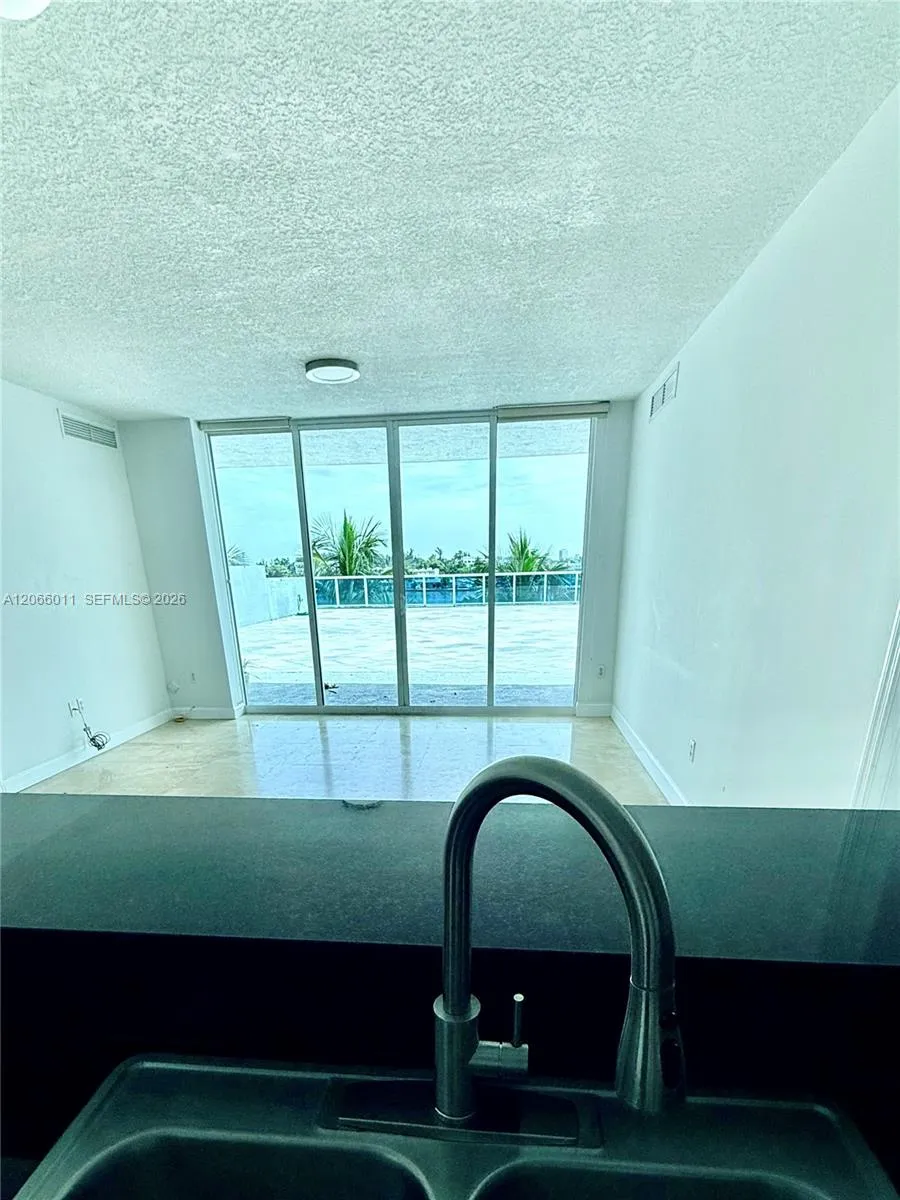 1881 79th St Cswy #401 North Bay Village, FL 33141