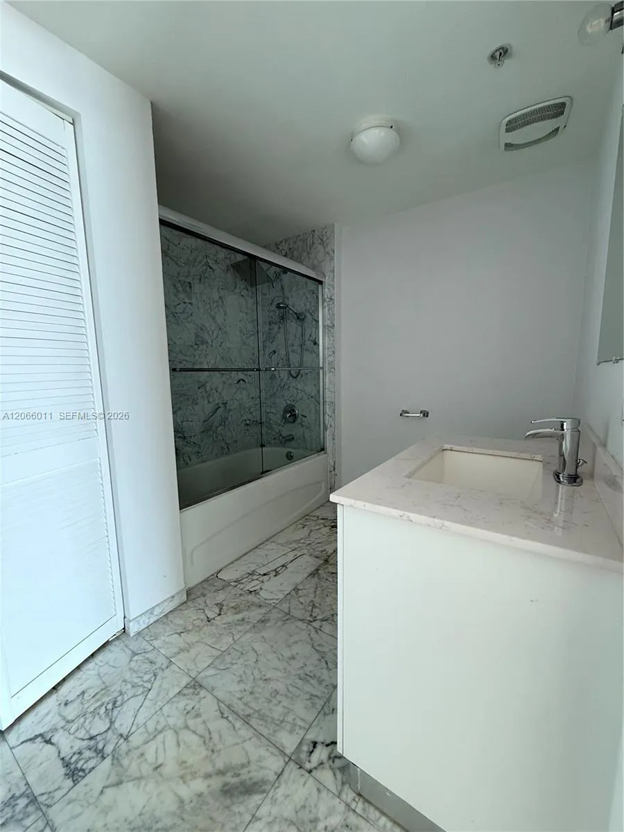 1881 79th St Cswy #401 North Bay Village, FL 33141