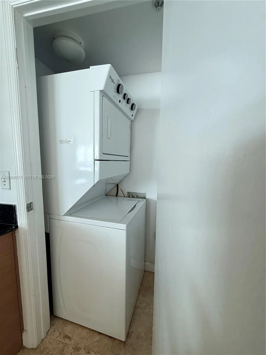 1881 79th St Cswy #401 North Bay Village, FL 33141