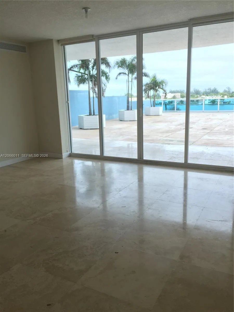 1881 79th St Cswy #401 North Bay Village, FL 33141
