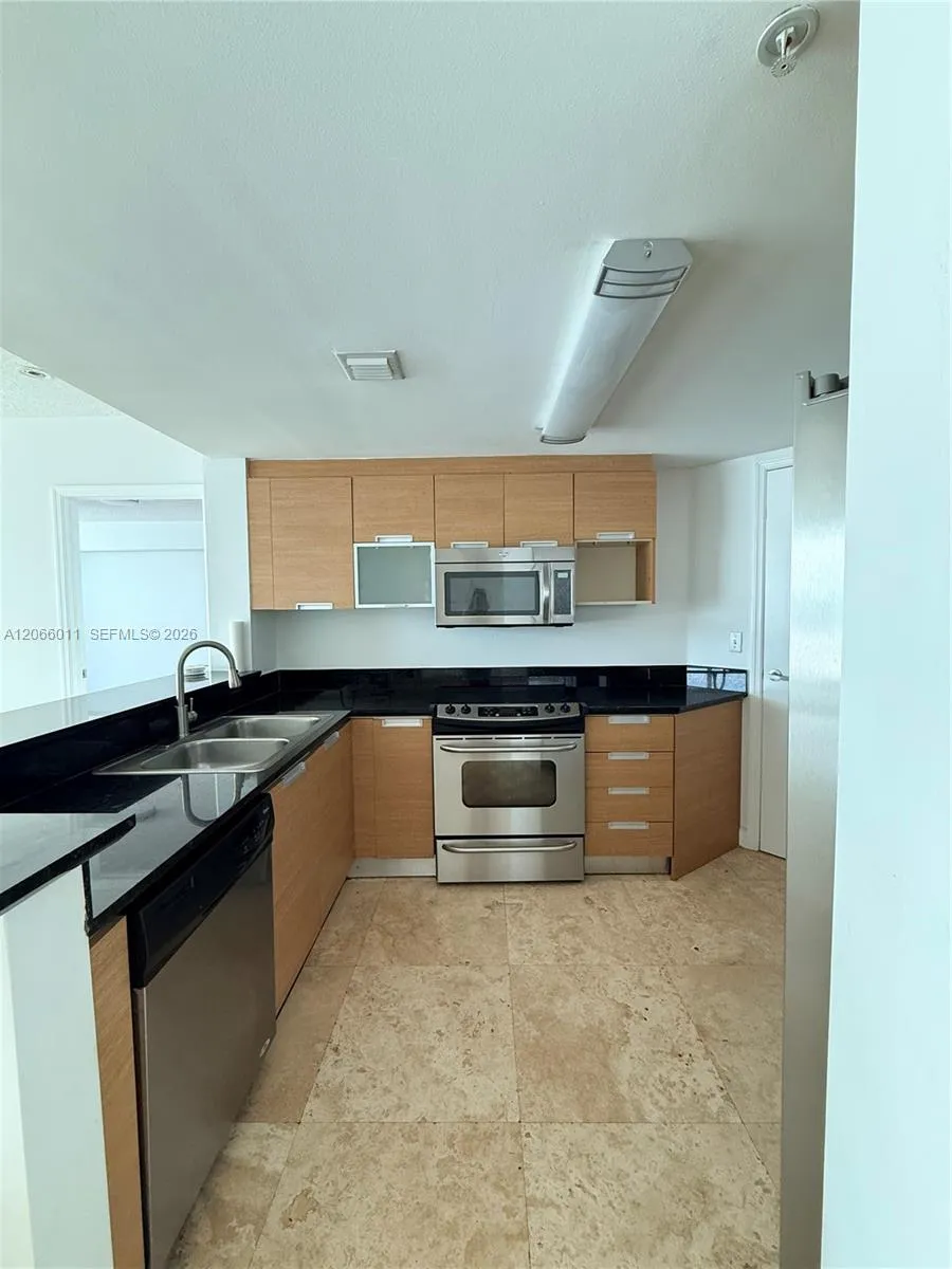 1881 79th St Cswy #401 North Bay Village, FL 33141