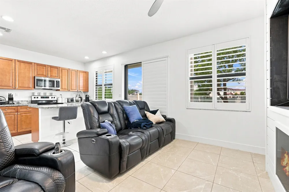 3000 KING PALM WAY Riviera Beach, FL 33410