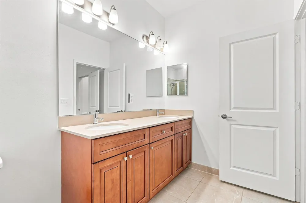 3000 KING PALM WAY Riviera Beach, FL 33410