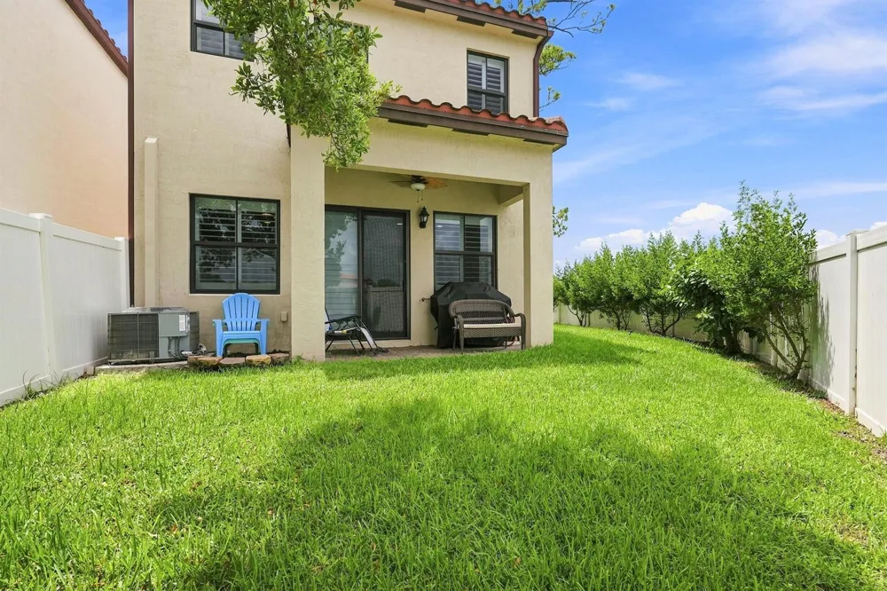 3000 KING PALM WAY Riviera Beach, FL 33410