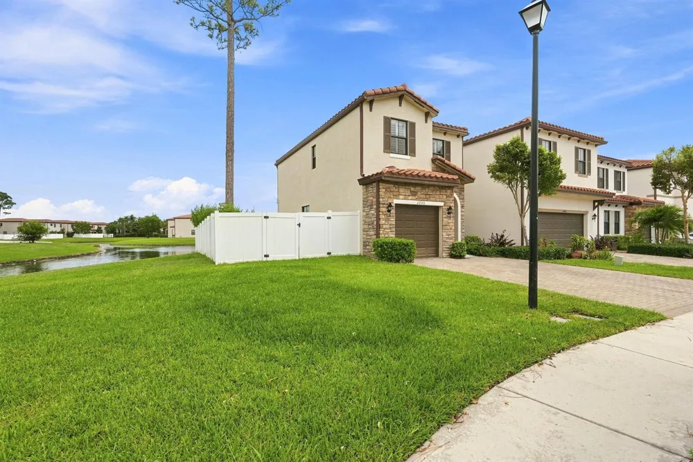 3000 KING PALM WAY Riviera Beach, FL 33410