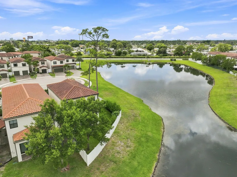 3000 KING PALM WAY Riviera Beach, FL 33410