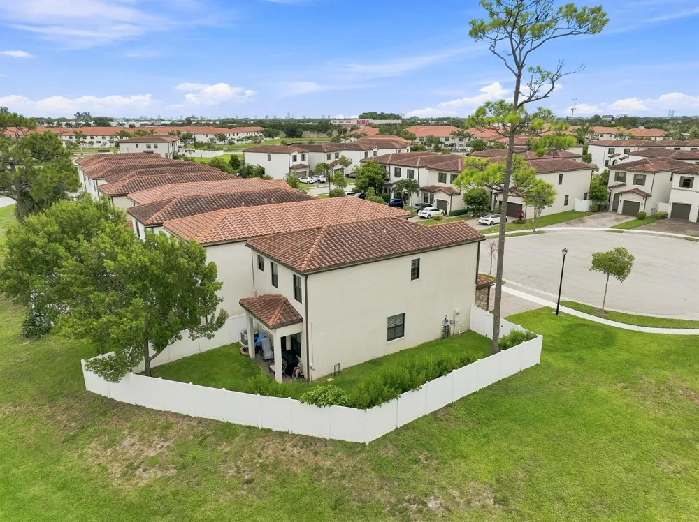 3000 KING PALM WAY Riviera Beach, FL 33410