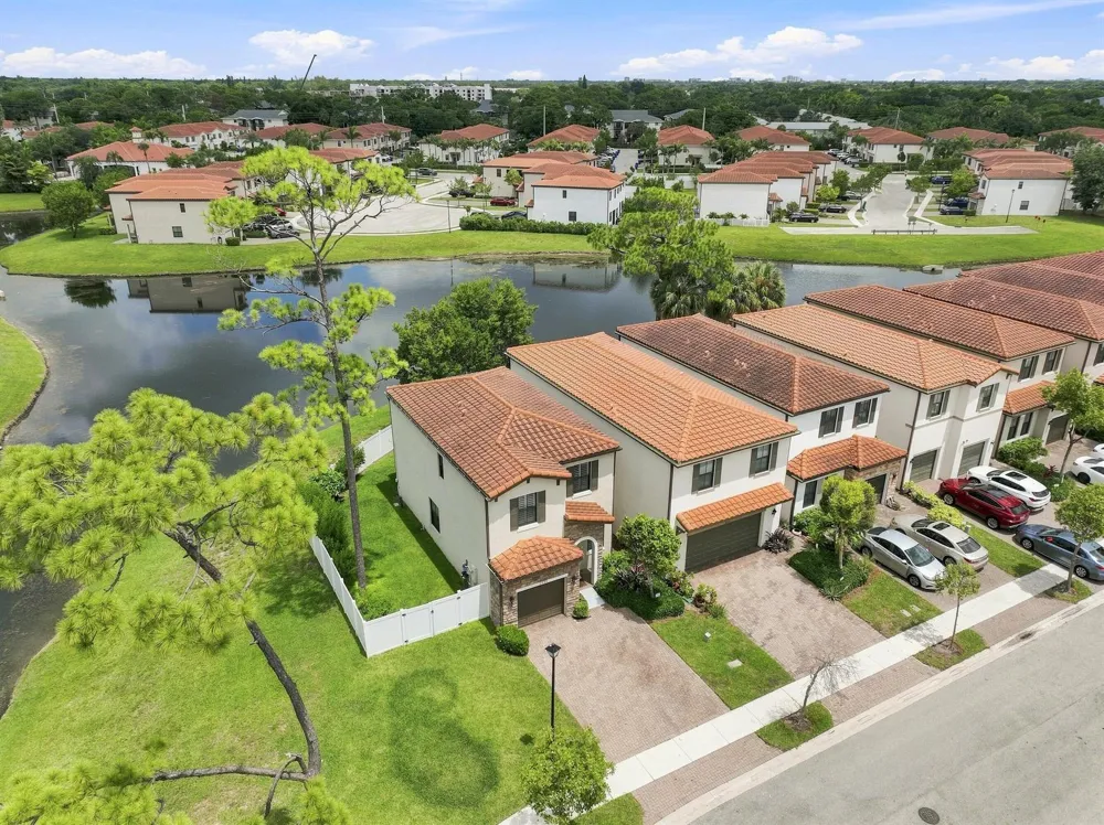 3000 KING PALM WAY Riviera Beach, FL 33410