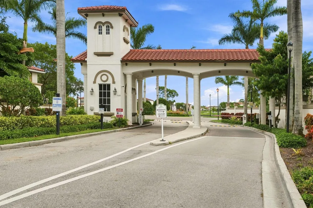 3000 KING PALM WAY Riviera Beach, FL 33410