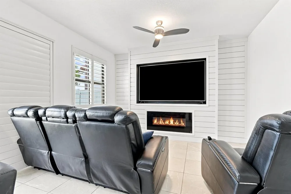 3000 KING PALM WAY Riviera Beach, FL 33410