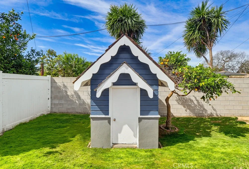 3133 Cedar Avenue Long Beach, CA 90806