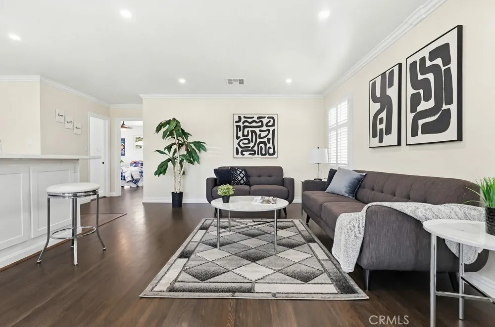 3133 Cedar Avenue Long Beach, CA 90806