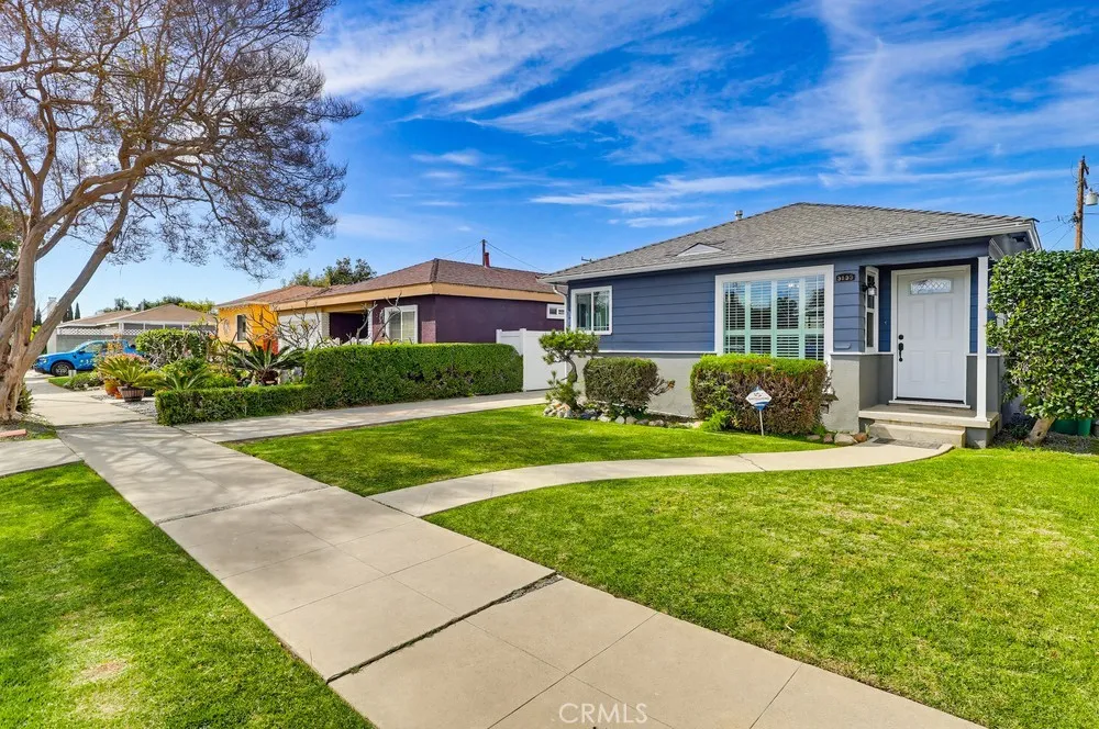 3133 Cedar Avenue Long Beach, CA 90806