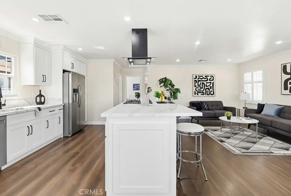 3133 Cedar Avenue Long Beach, CA 90806