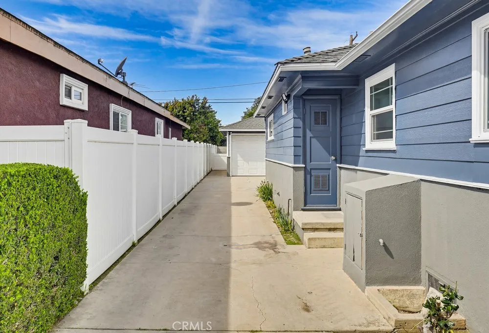 3133 Cedar Avenue Long Beach, CA 90806